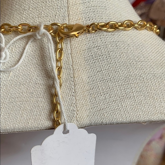 Elegant Gold Geometric Necklace - Picture 4 of 4